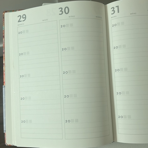 5 Year Snap Shot Journal - Picture 2 of 5